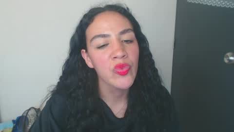 Snapshot of maryam_arabicmilk chatting on December 4, 3:10 pm maryam_arabicmilk online show from December 4, 3:10 pm