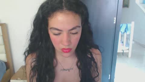 Snapshot of maryam_arabicmilk chatting on December 11, 3:37 pm maryam_arabicmilk online show from December 11, 3:37 pm