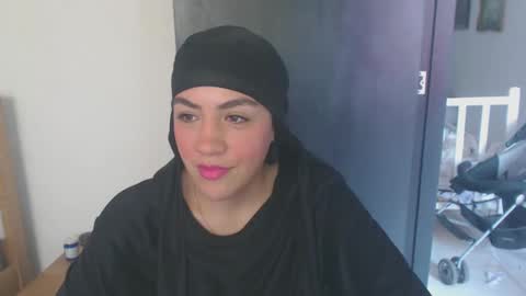 Snapshot of maryam_arabicmilk chatting on December 31, 3:42 pm maryam_arabicmilk online show from December 31, 3:42 pm