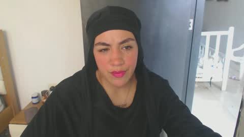 Snapshot of maryam_arabicmilk chatting on January 2, 7:18 pm maryam_arabicmilk online show from January 2, 7:18 pm