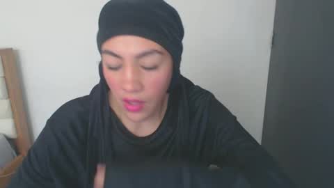 Snapshot of maryam_arabicmilk chatting on January 9, 3:34 pm maryam_arabicmilk online show from January 9, 3:34 pm