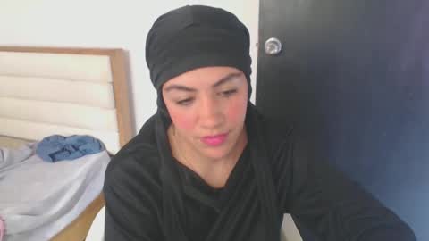 Snapshot of maryam_arabicmilk chatting on January 10, 8:37 pm maryam_arabicmilk online show from January 10, 8:37 pm