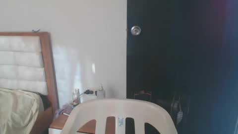 Snapshot of maryam_arabicmilk chatting on February 6, 9:17 pm maryam_arabicmilk online show from February 6, 9:17 pm