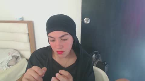 Snapshot of maryam_arabicmilk chatting on February 7, 7:49 pm maryam_arabicmilk online show from February 7, 7:49 pm