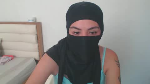 Snapshot of maryam_arabicmilk chatting on February 16, 7:16 pm maryam_arabicmilk online show from February 16, 7:16 pm