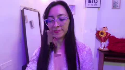 Snapshot of maryam_colins chatting on April 1, 12:17 pm MARYAM online show from April 1, 12:17 pm