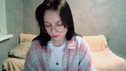 Stephie online show from December 1, 8:03 pm