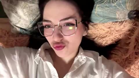 Stephie online show from December 17, 9:32 pm