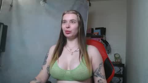 maryh0tlove online show from May 8, 9:25 am