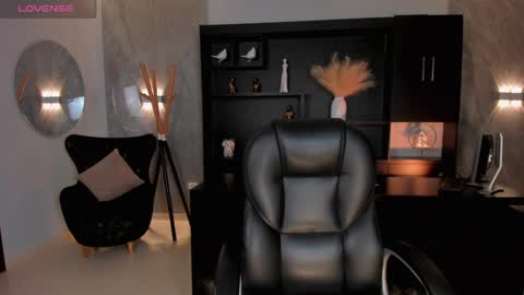  Mary  online show from January 31, 6:25 pm