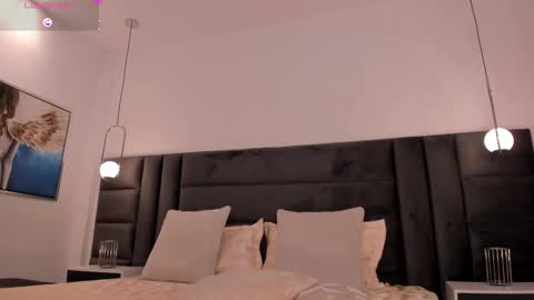  Mary  online show from February 11, 5:40 pm