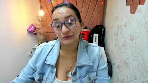 Marylin online show from December 13, 7:53 pm