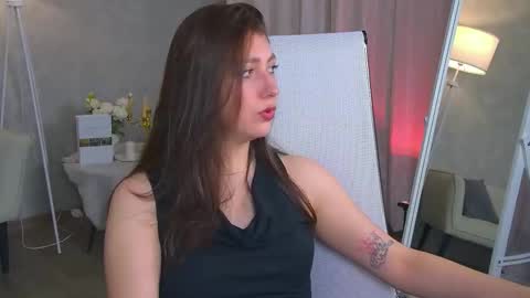 Mary Miller online show from November 18, 10:20 am