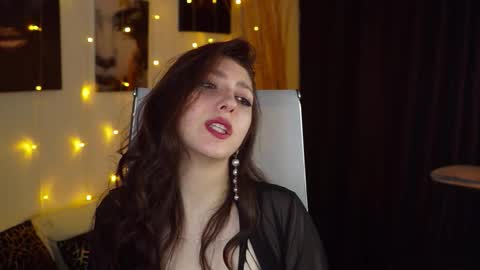 Mary Miller online show from November 26, 10:05 am