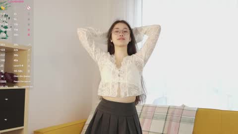 Hi Im Olivia Im new here3 online show from April 9, 3:17 am