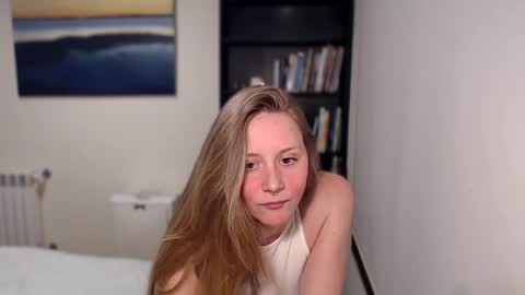 Snapshot of marytiny chatting on April 16, 9:39 pm Mary online show from April 16, 9:39 pm