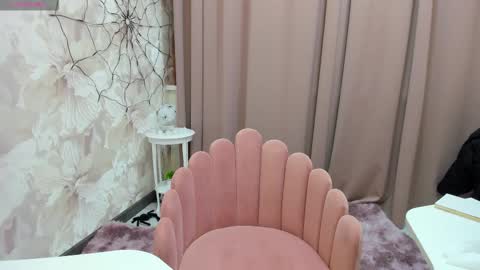 Luucy UTC1 Mon Tue Wed Thu Fri 0500-1130 online show from October 31, 3:18 am