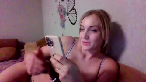maryyemm online show from January 2, 2:57 pm