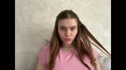 Snapshot of maryyourr chatting on June 3, 10:07 am MaryYourr online show from June 3, 10:07 am