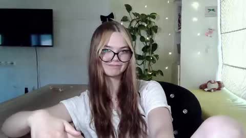 Snapshot of masakodownen chatting on June 19, 1:37 pm Nessa online show from June 19, 1:37 pm