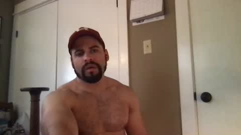 Snapshot of mascbeef95 chatting on February 5, 8:14 pm mascbeef95 online show from February 5, 8:14 pm