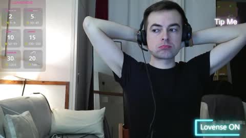 Snapshot of maskbaby2 chatting on February 12, 8:48 pm greenhot2 online show from February 12, 8:48 pm