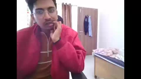 maskboyz2003 online show from December 17, 6:35 am