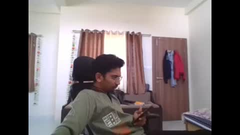 maskboyz2003 online show from December 19, 8:23 am