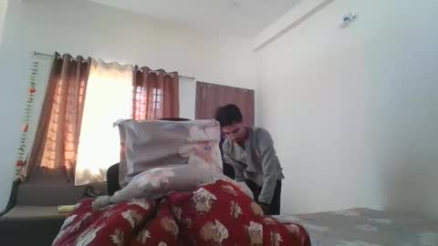 maskboyz2003 online show from December 31, 3:23 am