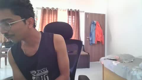 maskboyz2003 online show from January 16, 4:28 am