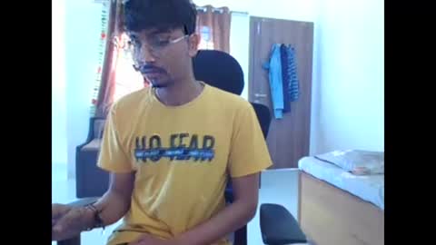 maskboyz2003 online show from March 6, 3:35 am