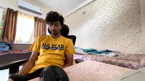 maskboyz2003 online show from October 4, 4:32 am