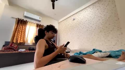 maskboyz2003 online show from October 8, 3:04 am