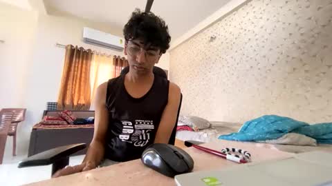 maskboyz2003 online show from October 14, 3:07 am