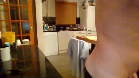 Snapshot of masked_masturbation_couple chatting on December 1, 7:24 am Masked Masturbation Couple online show from December 1, 7:24 am