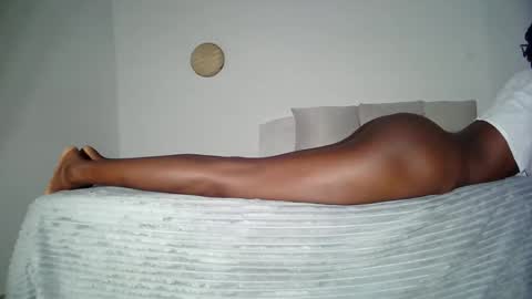 Snapshot of masked_shy_girl chatting on April 21, 1:42 am masked_shy_girl online show from April 21, 1:42 am