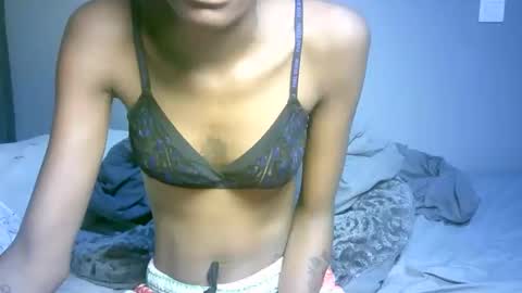 maskgang001 online show from October 30, 2:24 am