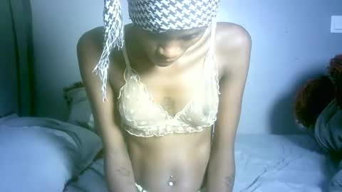 maskgang001 online show from May 17, 4:54 am