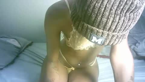 maskgang001 online show from May 20, 5:24 am