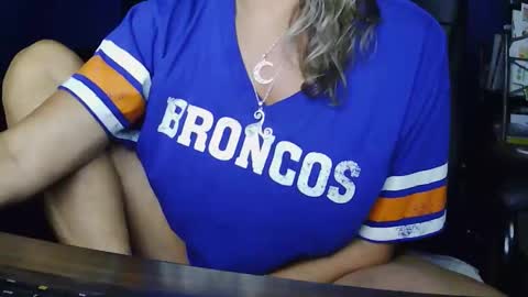 TitsnToes online show from November 2, 4:09 pm