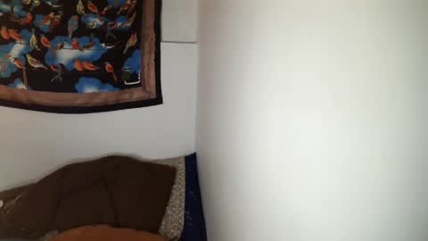 Snapshot of masquerade_girl4 chatting on April 15, 7:37 am masquerade girl4 online show from April 15, 7:37 am