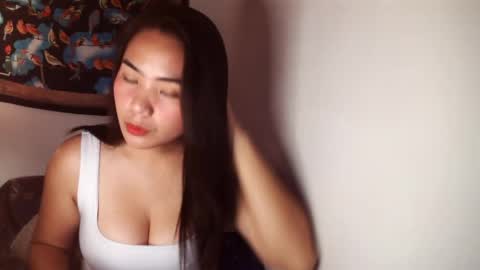 Snapshot of masquerade_girl4 chatting on April 17, 5:32 am masquerade girl4 online show from April 17, 5:32 am