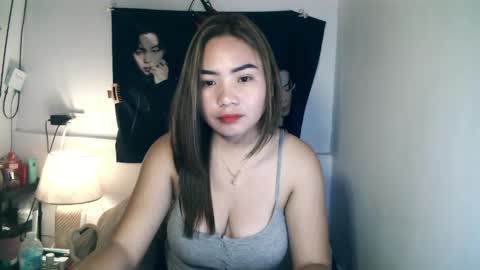 Snapshot of masquerade_girl4 chatting on May 15, 2:13 pm masquerade girl4 online show from May 15, 2:13 pm