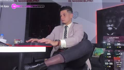 Snapshot of massimo_g chatting on December 10, 12:39 am I am Massimo online show from December 10, 12:39 am