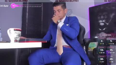 Snapshot of massimo_g chatting on December 17, 2:22 pm I am Massimo online show from December 17, 2:22 pm
