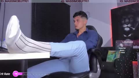 Snapshot of massimo_g chatting on December 24, 12:22 am I am Massimo online show from December 24, 12:22 am