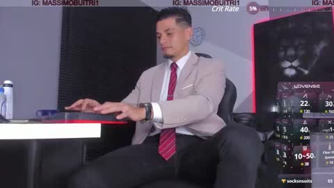 Snapshot of massimo_g chatting on December 28, 12:04 am I am Massimo online show from December 28, 12:04 am