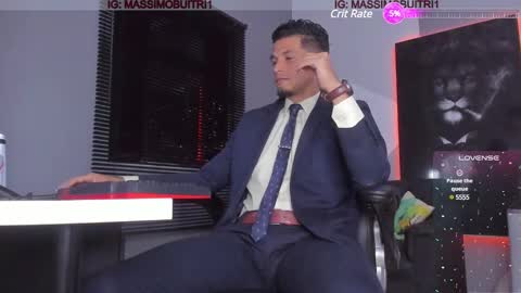 Snapshot of massimo_g chatting on January 25, 11:43 pm I am Massimo online show from January 25, 11:43 pm