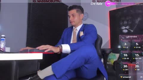 Snapshot of massimo_g chatting on February 6, 12:43 am I am Massimo online show from February 6, 12:43 am