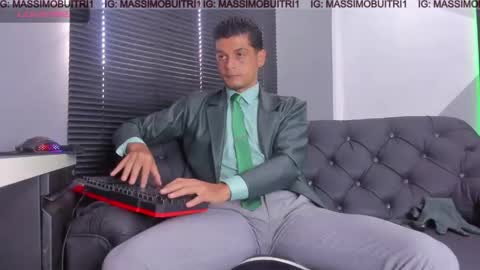 I am Massimo online show from May 5, 1:19 pm